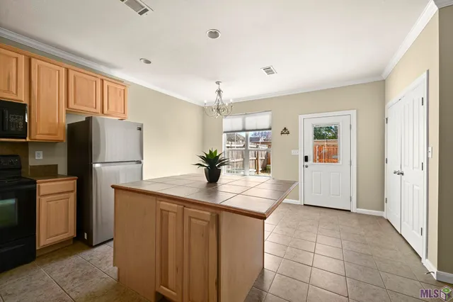 $210,000 | 4000 Lake Beau Pre Boulevard, Unit 2, Baton Rouge, LA 70820