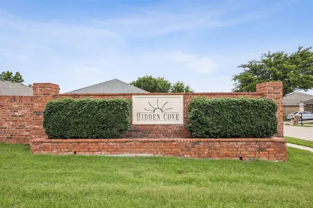 a view of outdoor space with garden view