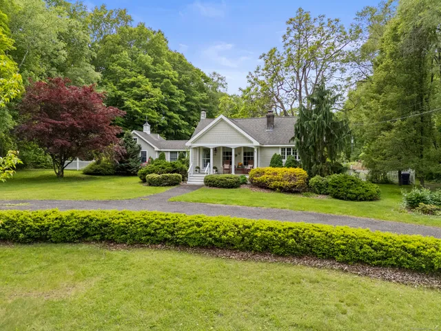 $527,500 | 570 West Street, Guilford, CT 06437