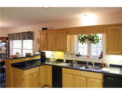 336 Main Street Winthrop, ME 04364 - Photo 12 of 25 Cafeteria/Kitchen.