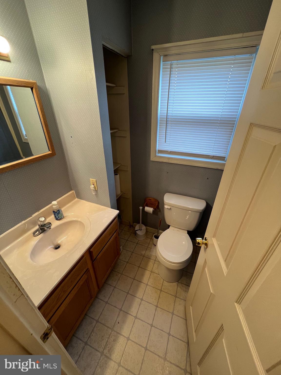 273 Edinburgh Road York, PA 17406 - Photo 12 of 24 Gallery Image 12