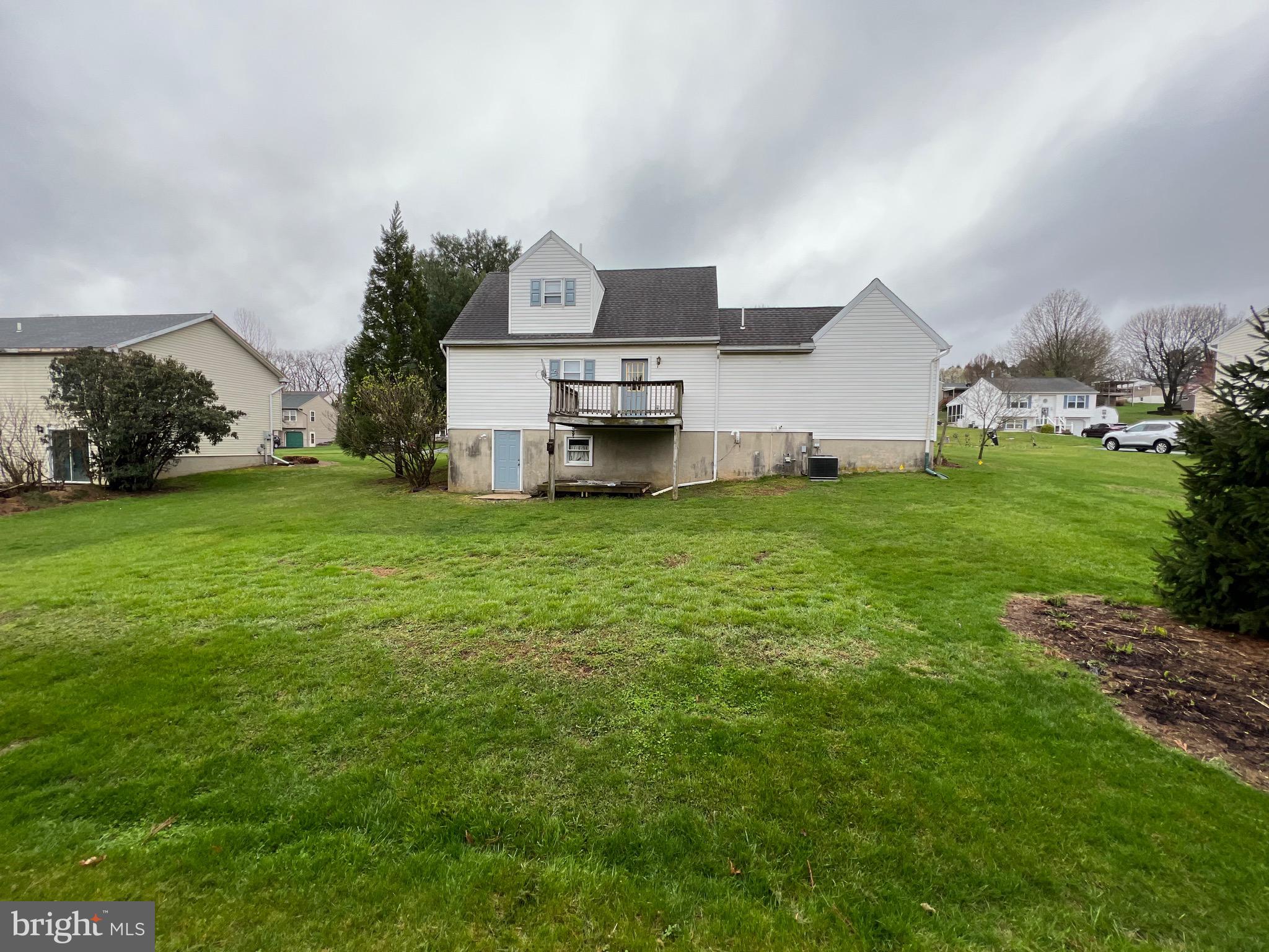 273 Edinburgh Road York, PA 17406 - Photo 23 of 24 Gallery Image 23