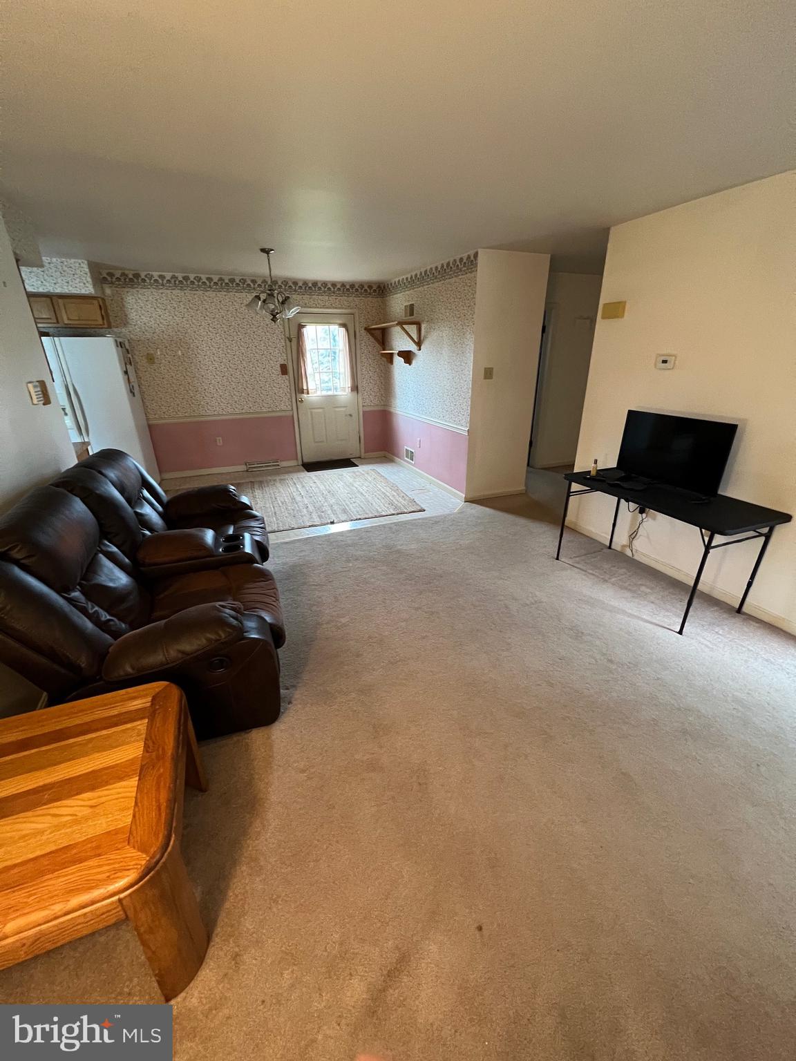 273 Edinburgh Road York, PA 17406 - Photo 5 of 24 Gallery Image 5