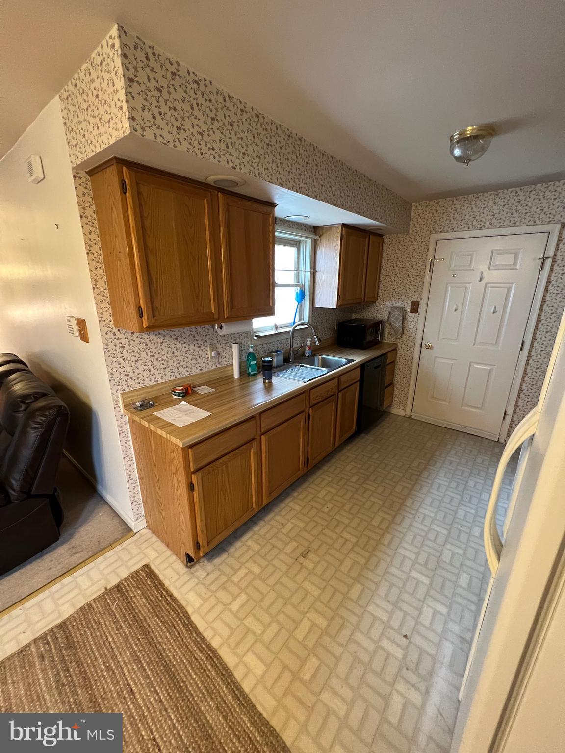 273 Edinburgh Road York, PA 17406 - Photo 8 of 24 Gallery Image 8
