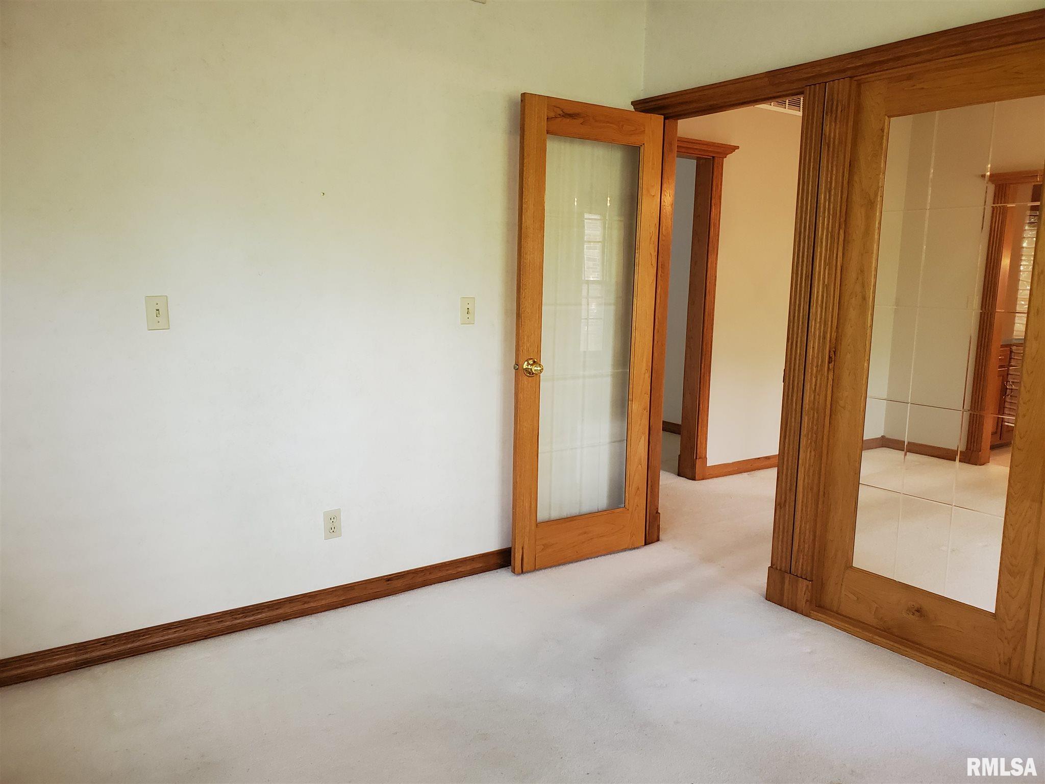 2108 Timbercrest Court Springfield, IL 62702 - Photo 14 of 41