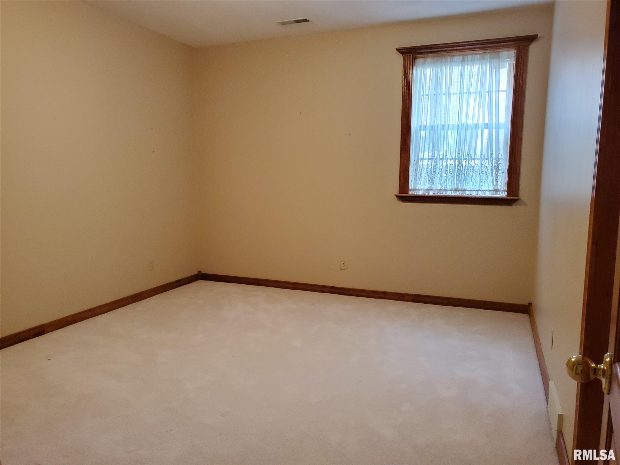 2108 Timbercrest Court Springfield, IL 62702 - Photo 33 of 41