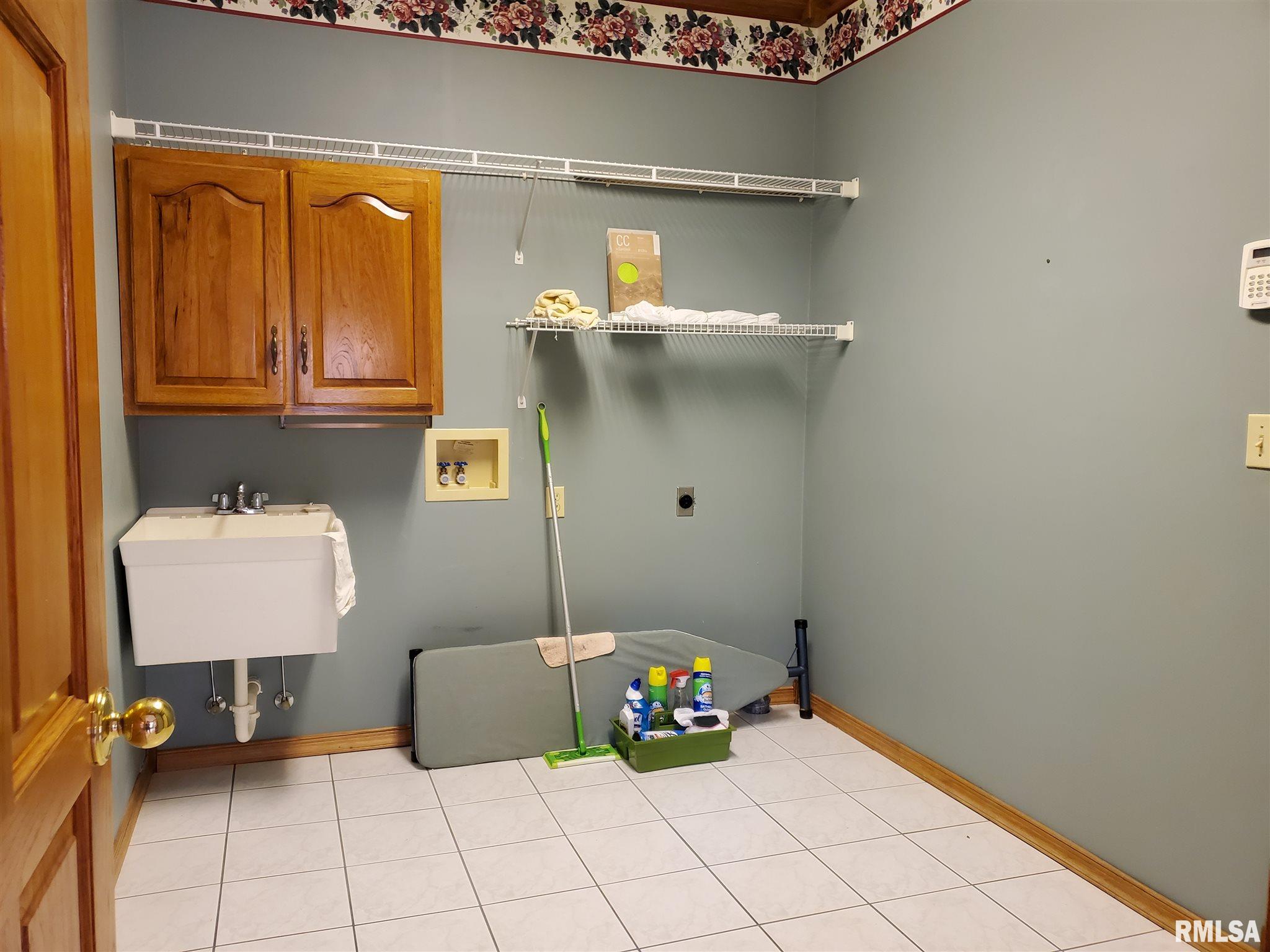 2108 Timbercrest Court Springfield, IL 62702 - Photo 7 of 41