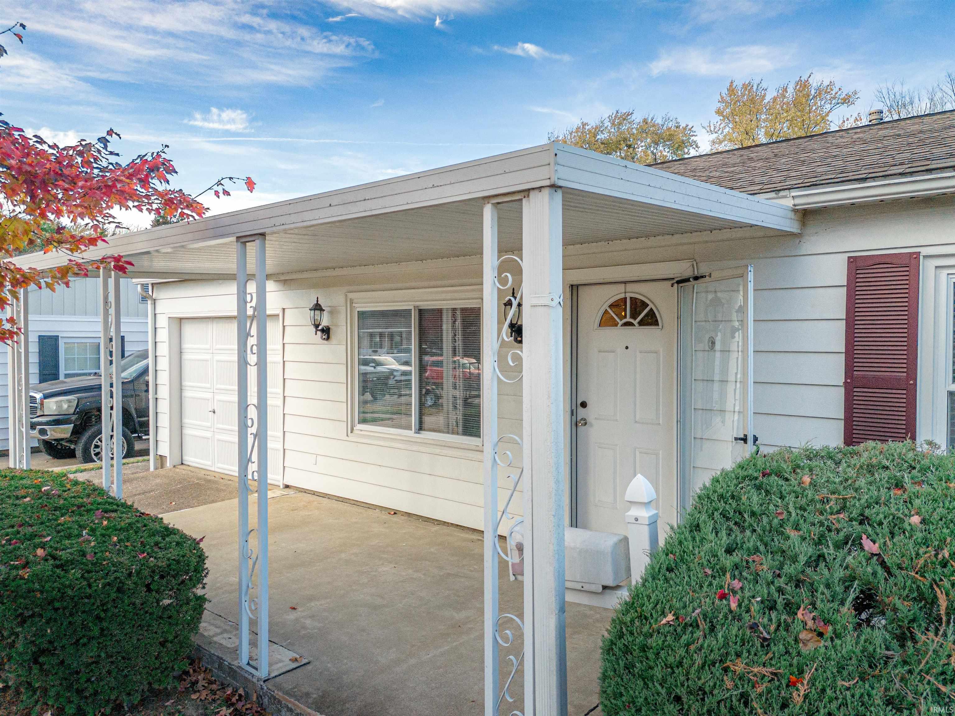 401 Lexington Road Evansville, IN 47710 - Photo 4 of 28 Gallery Image 4