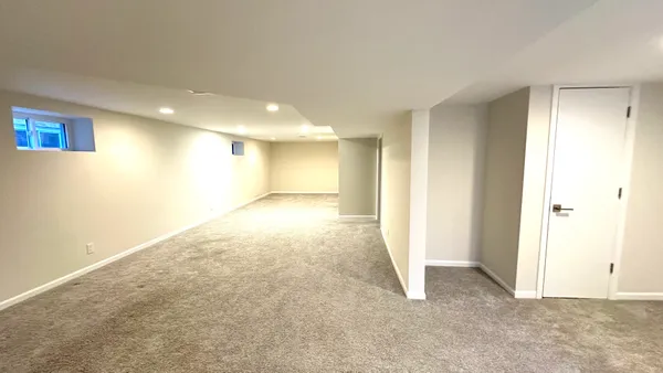 $3,000 | 7532 West Ainslie Street, Harwood Heights, IL 60706