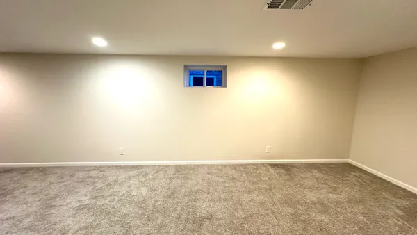 $3,000 | 7532 West Ainslie Street, Harwood Heights, IL 60706