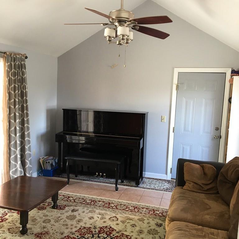 18 Old Farm Road Chicopee, MA 01020 - Photo 8 of 27 Gallery Image 8
