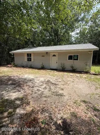 $1,600 | 7083 Jefferson Street, Bay St. Louis, MS 39520