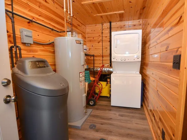 $329,000 | 20151 Eddie Baxter Drive, Park Rapids, MN 56470