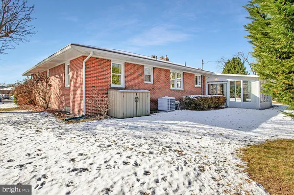 a front view of house with yard