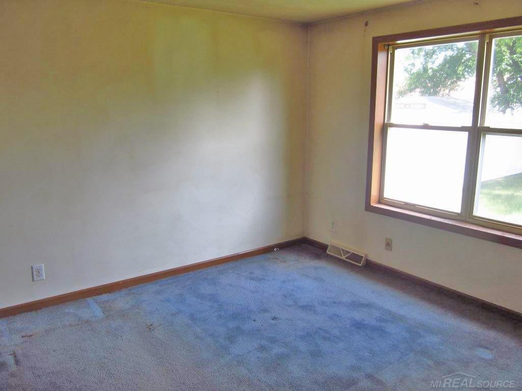 132 North Black River Road Croswell, MI 48422 - Photo 8 of 10