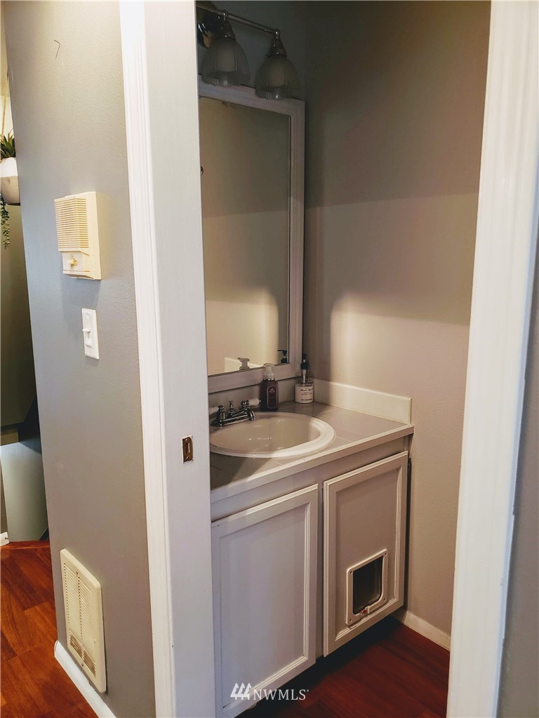 833 Southwest Sunset Boulevard, Unit B7 Renton, WA 98057 - Photo 10 of 33 a view of washer and dryer