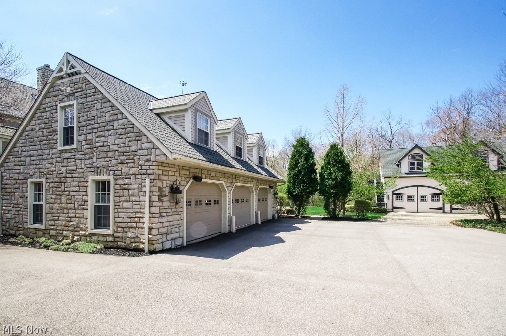 15404 Hemlock Point Road Chagrin Falls, OH 44022 - Photo 5 of 35
