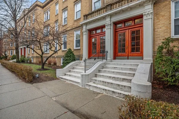 $6,500 | 132 Sewall Avenue, Unit B, Brookline, MA 02446