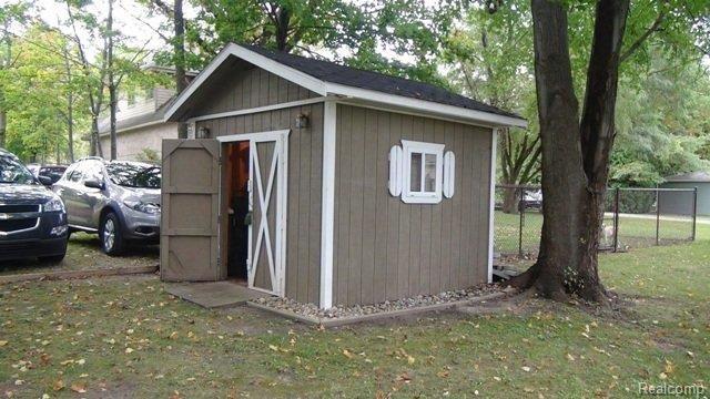 5801 Mabley Hill Road Fenton, MI 48430 - Photo 22 of 32 DSC00252.JPG