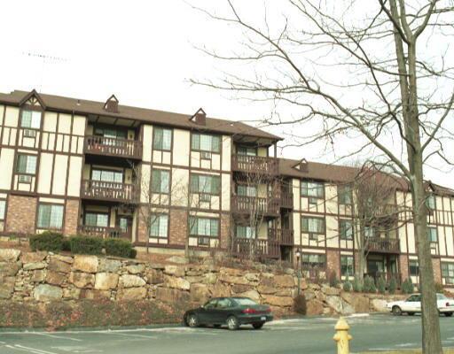 5 Roxbury Lane, Unit 5 Bridgeport, CT 06606 - Photo 1 of 1 Gallery Image 1