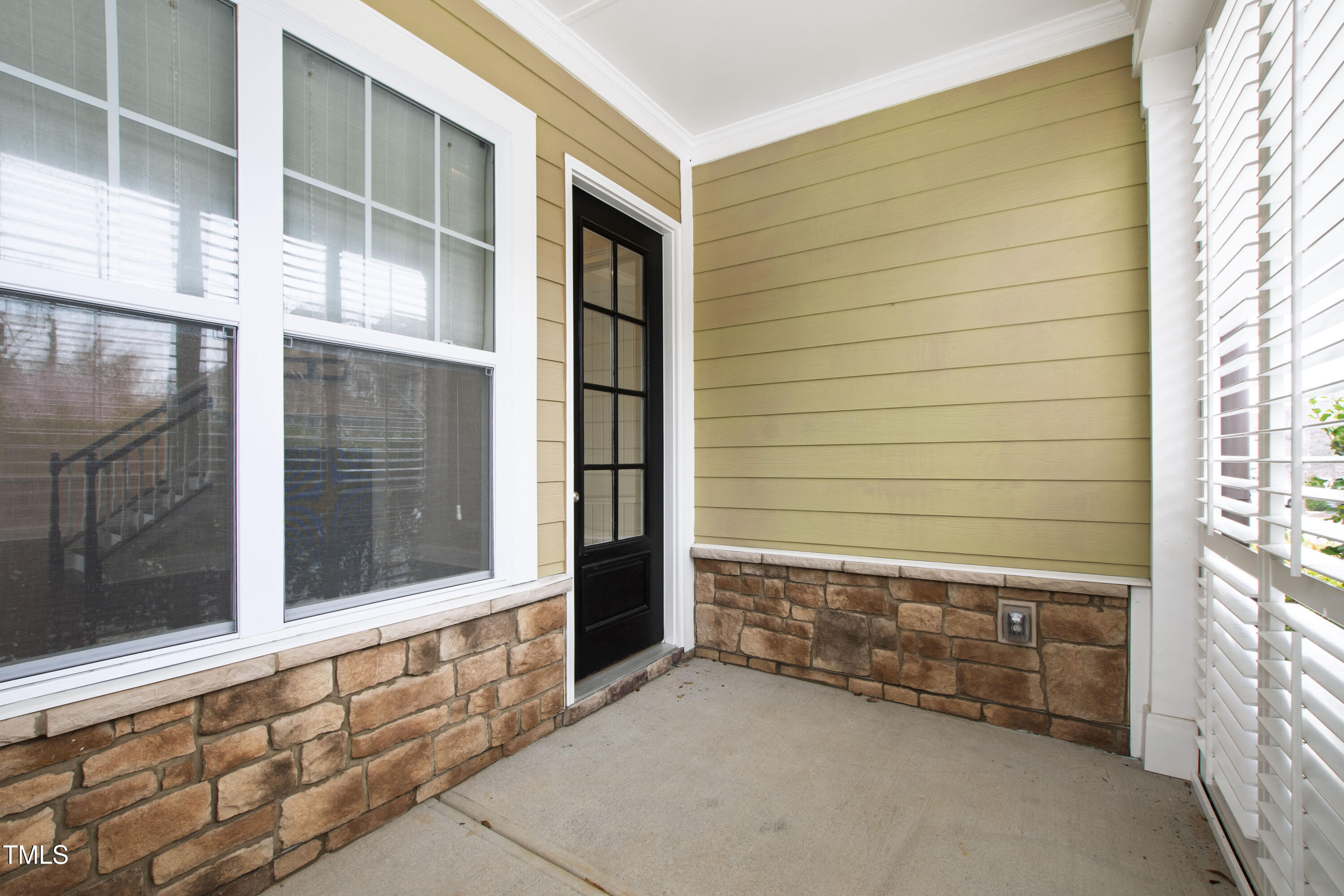 525 Fallon Grove Way Raleigh, NC 27608 - Photo 34 of 49 Fallon (25)