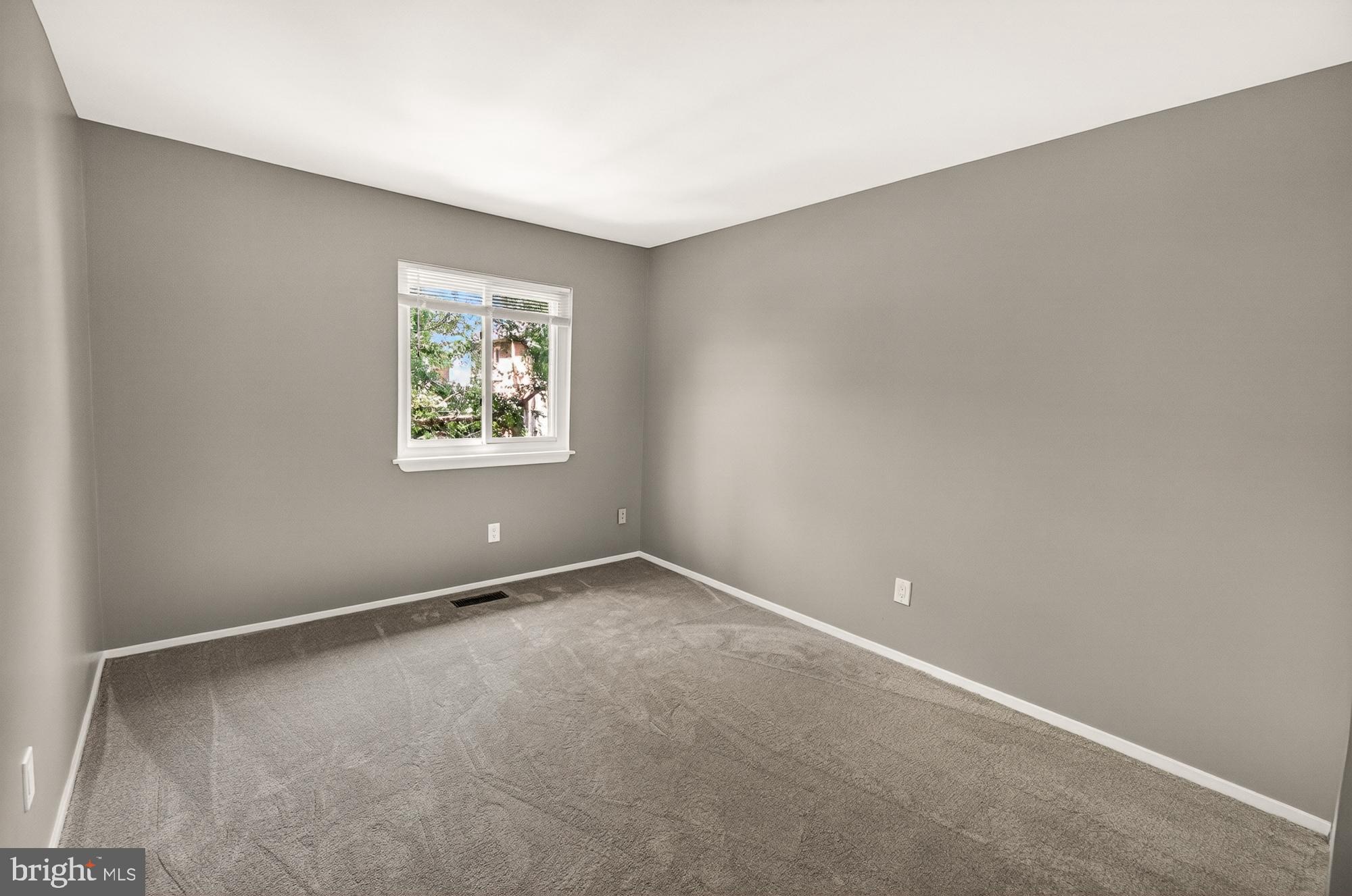 19346 Keymar Way Gaithersburg, MD 20886 - Photo 29 of 41 Bedroom #3