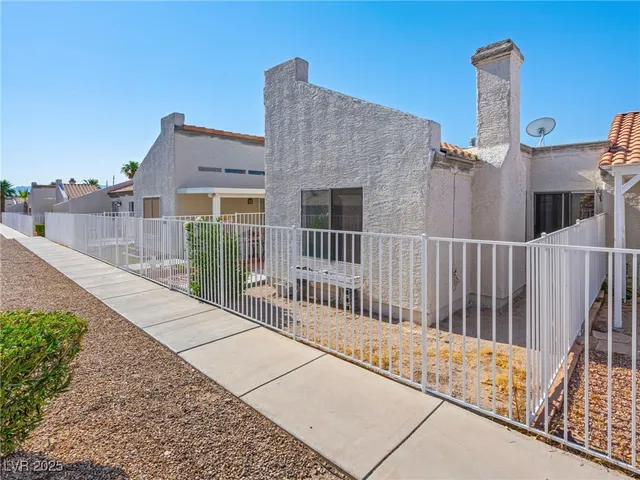 $224,500 | 2214 Pebble Creek Lane, Laughlin, NV 89029