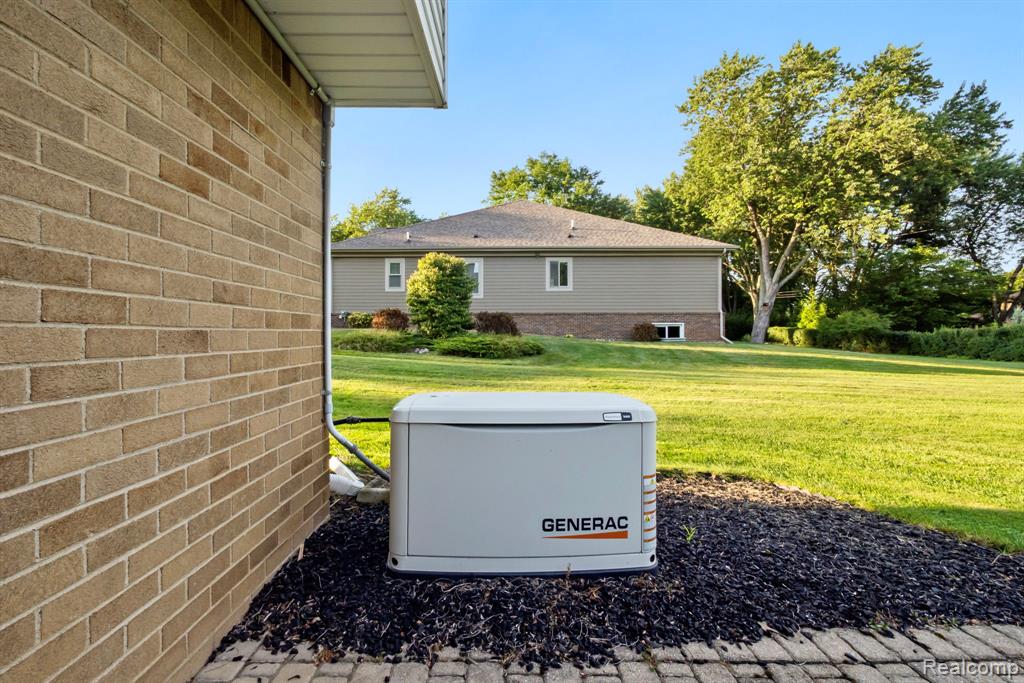 821 Castlebar Drive Rochester Hills, MI 48309 - Photo 19 of 27