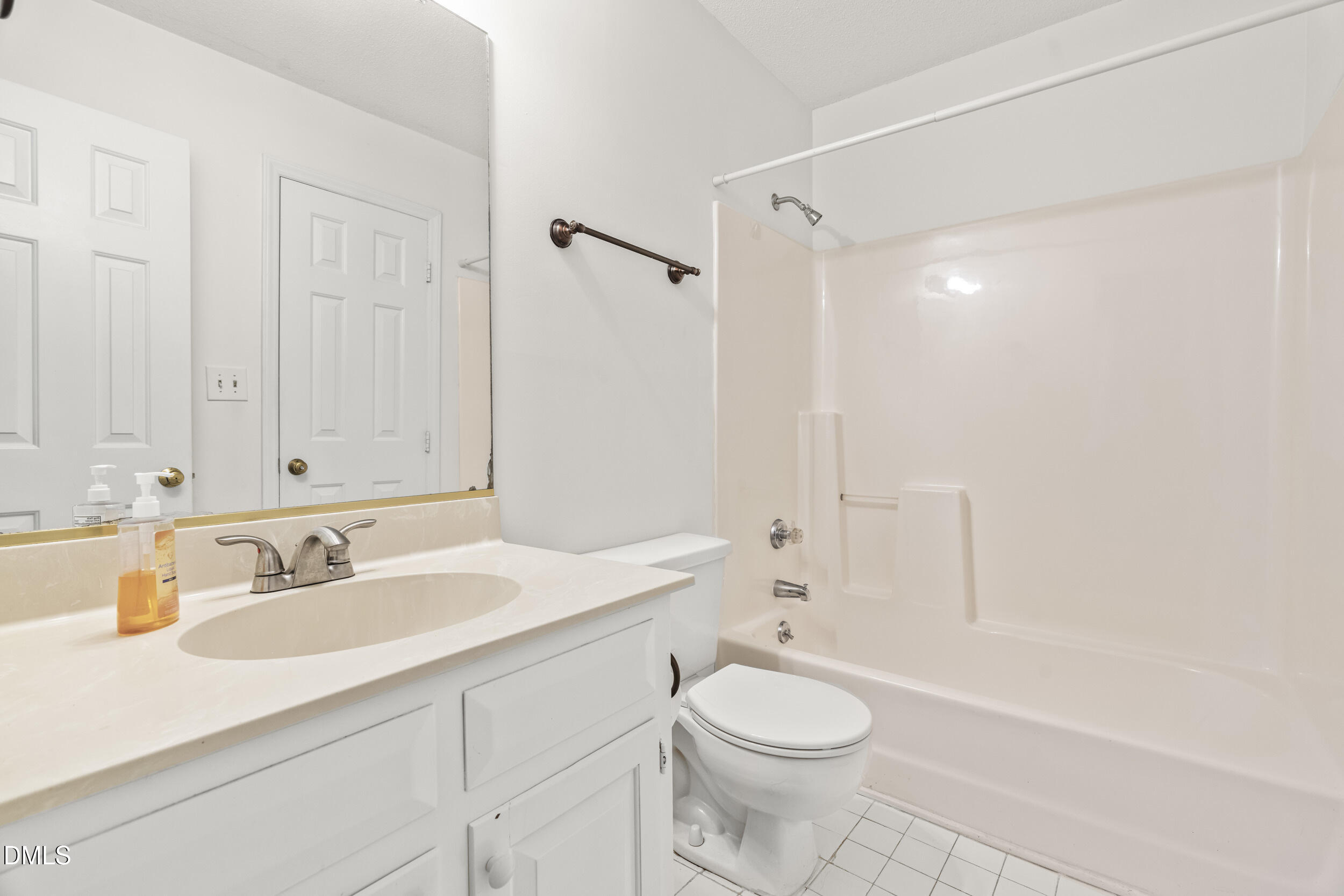 408 Oak Run Drive Raleigh, NC 27606 - Photo 13 of 29 Full Bathroom