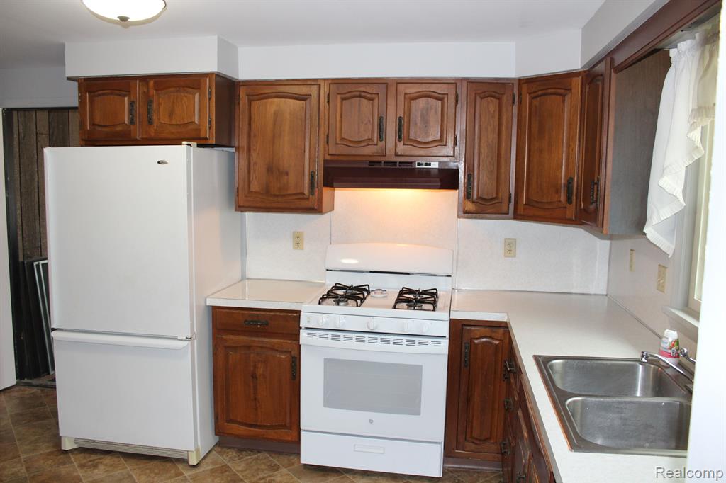 2480 West Wilson Road Clio, MI 48420 - Photo 5 of 19 Gallery Image 5
