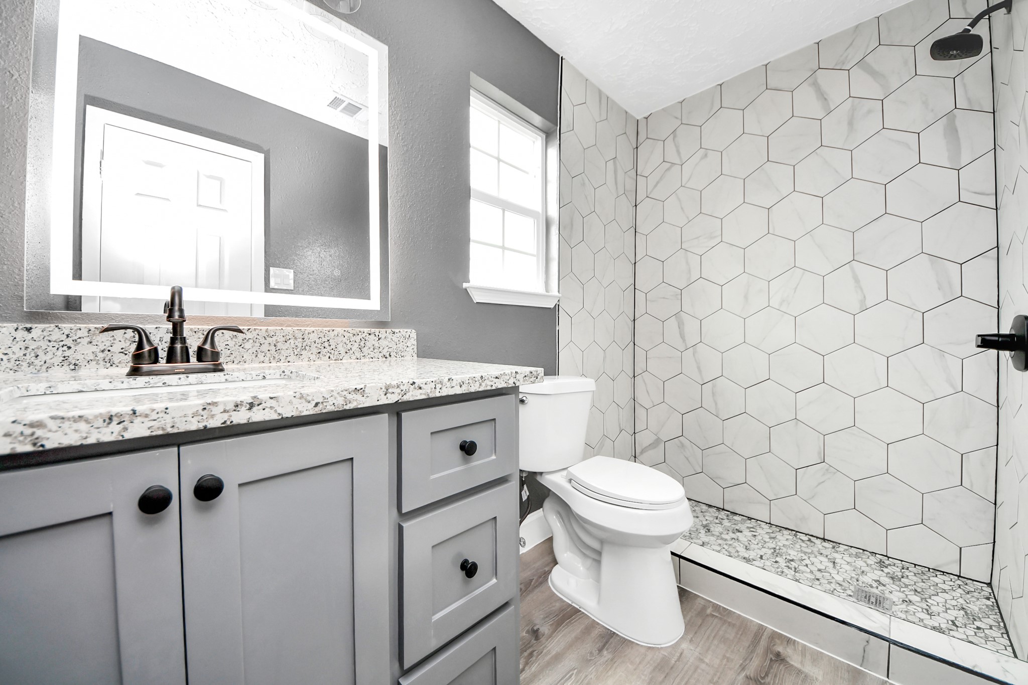 5444 Ridge Wind Lane Houston, TX 77053 - Photo 20 of 35 2nd full bath