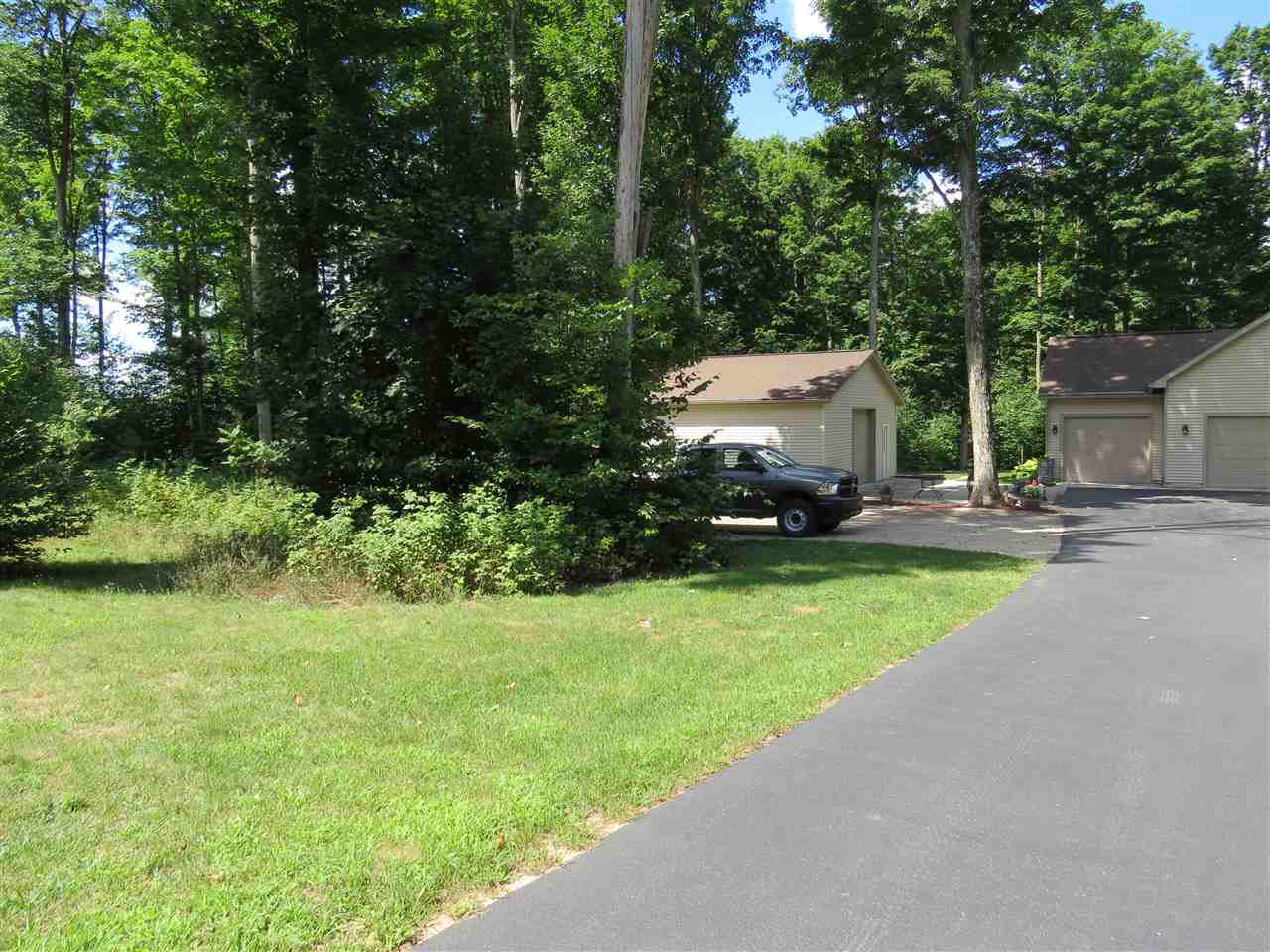 5085 Timber Ridge Drive Kingsley, MI 49649 - Photo 6 of 16 1805201-5.JPG