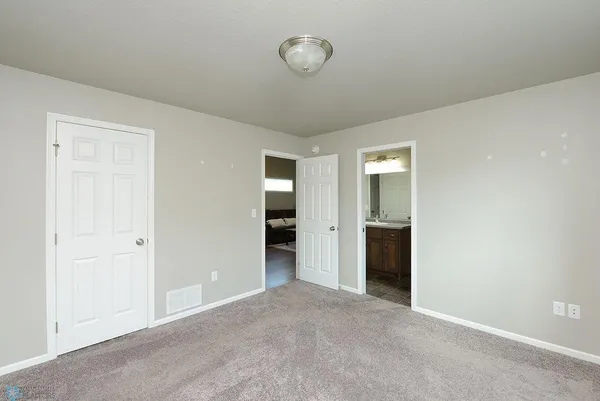 $330,000 | 8037 Goldfinch Drive, Horace, ND 58047