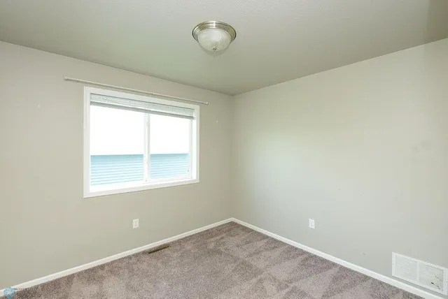 $344,900 | 8037 Goldfinch Drive, Horace, ND 58047