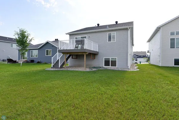 $330,000 | 8037 Goldfinch Drive, Horace, ND 58047