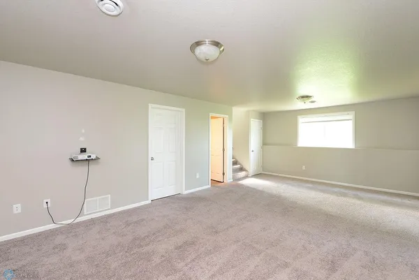 $330,000 | 8037 Goldfinch Drive, Horace, ND 58047