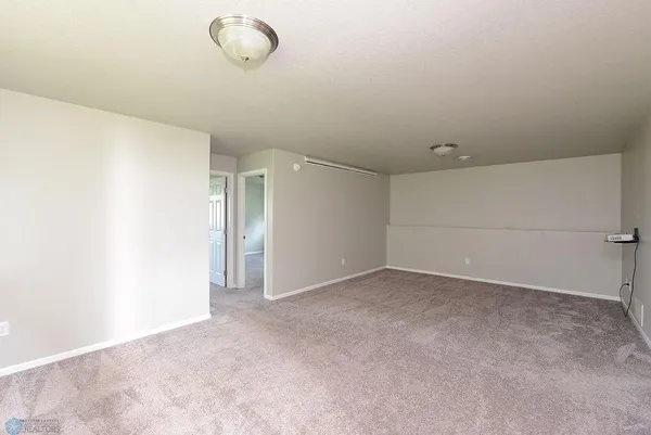 $330,000 | 8037 Goldfinch Drive, Horace, ND 58047