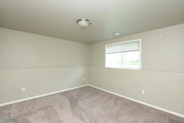 $330,000 | 8037 Goldfinch Drive, Horace, ND 58047