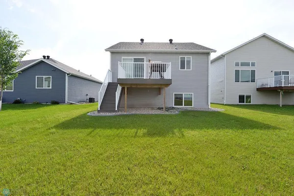 $330,000 | 8037 Goldfinch Drive, Horace, ND 58047