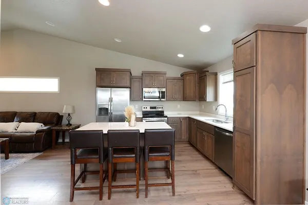 $330,000 | 8037 Goldfinch Drive, Horace, ND 58047