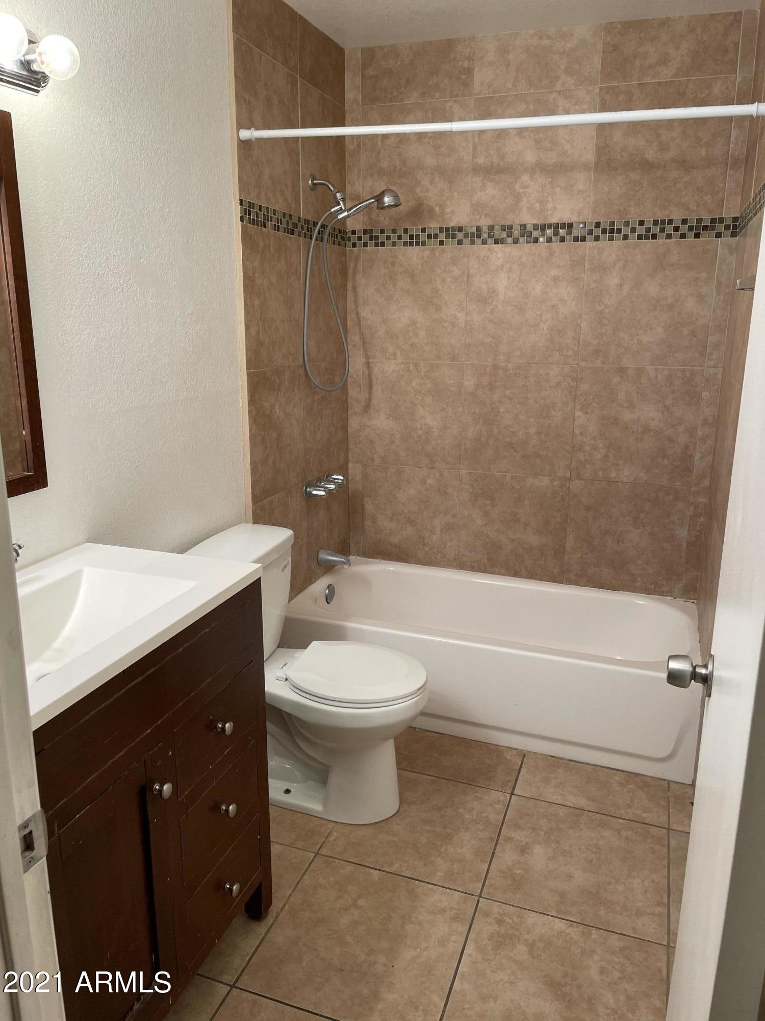 740 West Rice Drive Tempe, AZ 85283 - Photo 5 of 15 86FCAAD0-C4B0-49FD-9A3E-90703A80CCAD