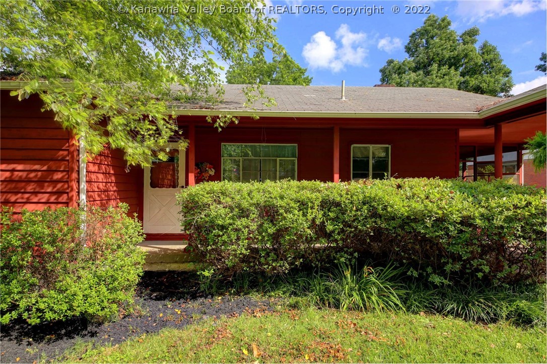 1131 Emerald Road Charleston, WV 25314 - Photo 1 of 40 Gallery Image 1