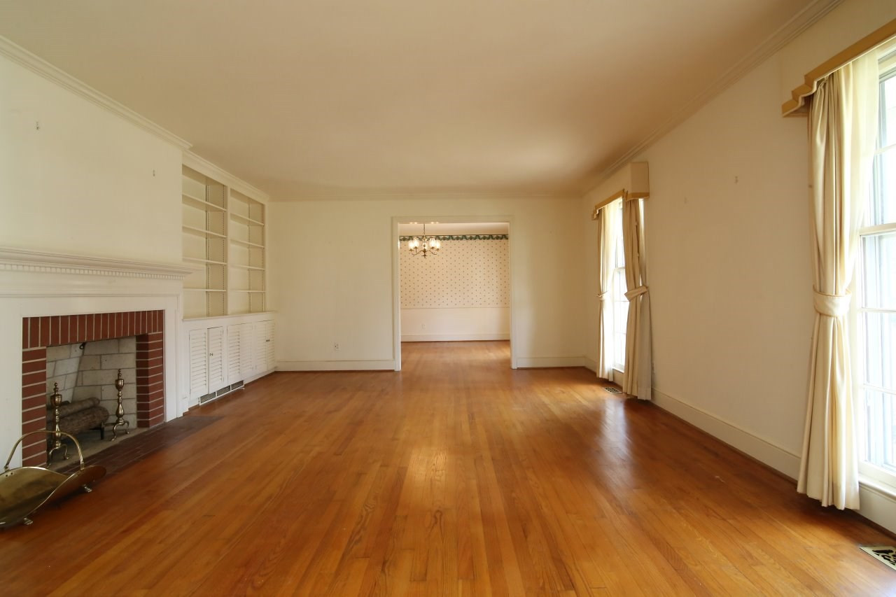 516 Chesterfield Road Raleigh, NC 27608 - Photo 4 of 21 Photo 4