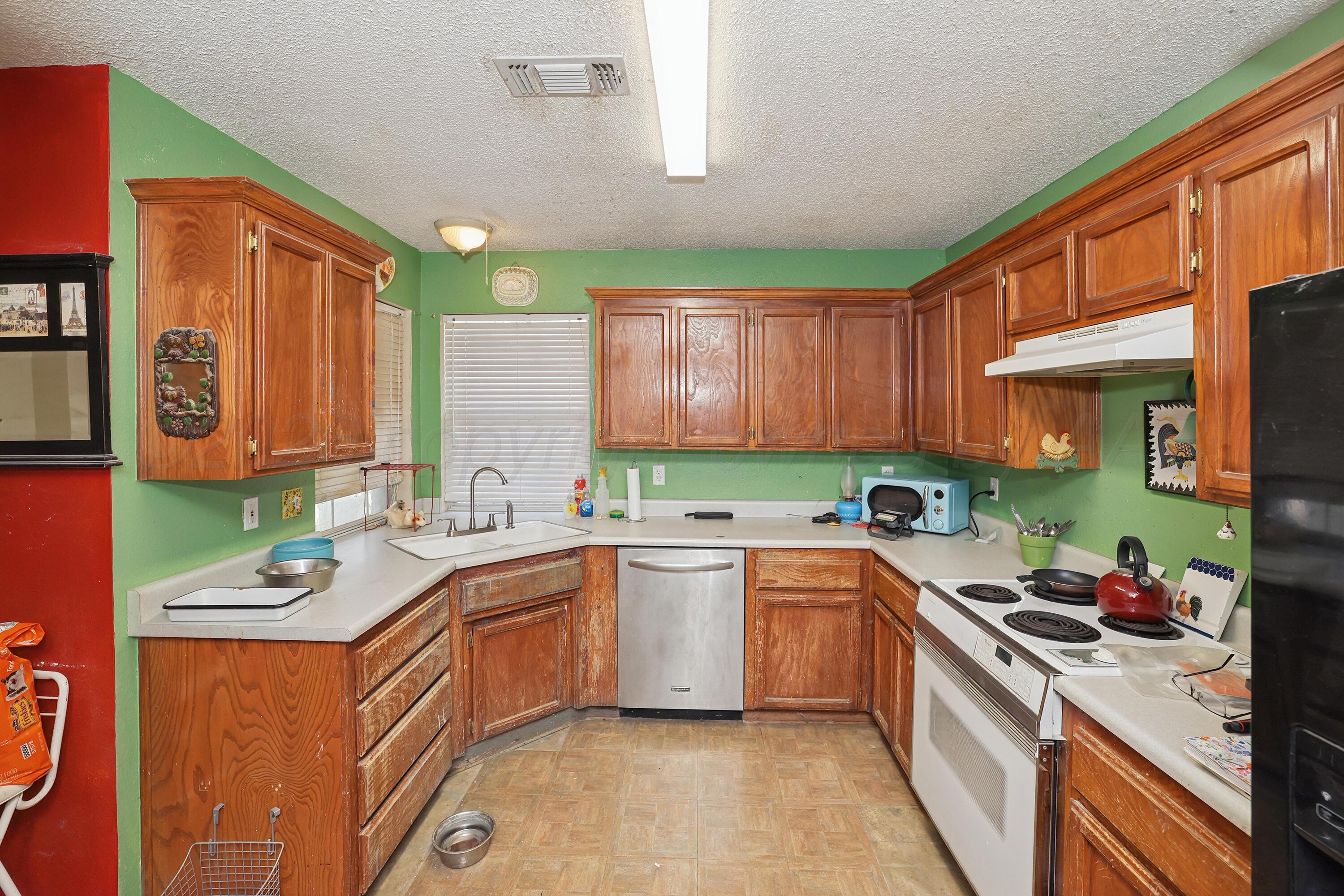 1001 Sterling Drive Amarillo, TX 79110 - Photo 8 of 25 7-Kitchen