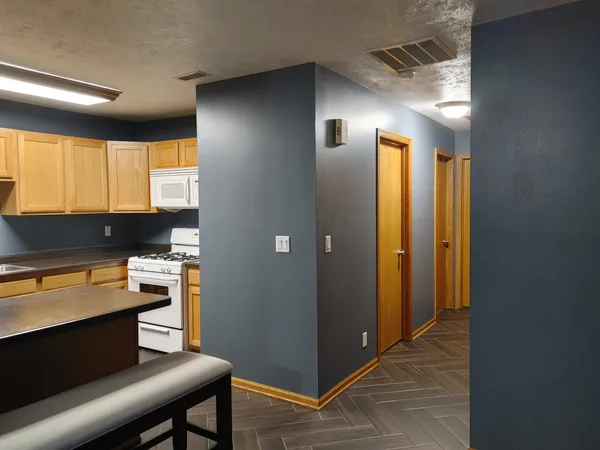 $165,000 | 150 North Wooster Street, Unit 9, Capron, IL 61012