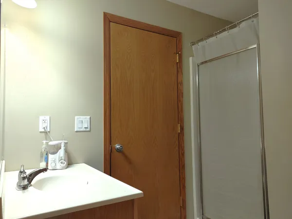 $165,000 | 150 North Wooster Street, Unit 9, Capron, IL 61012