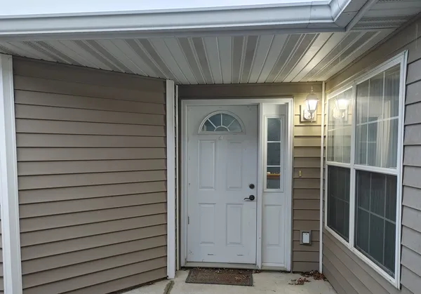 $165,000 | 150 North Wooster Street, Unit 9, Capron, IL 61012