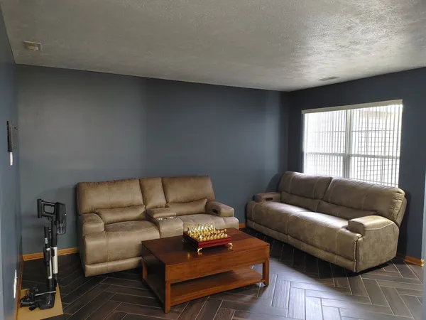 $165,000 | 150 North Wooster Street, Unit 9, Capron, IL 61012