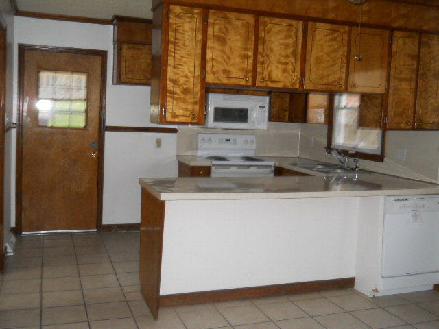 1793 Mapleton Drive Callands, VA 24530 - Photo 8 of 10 kitchen