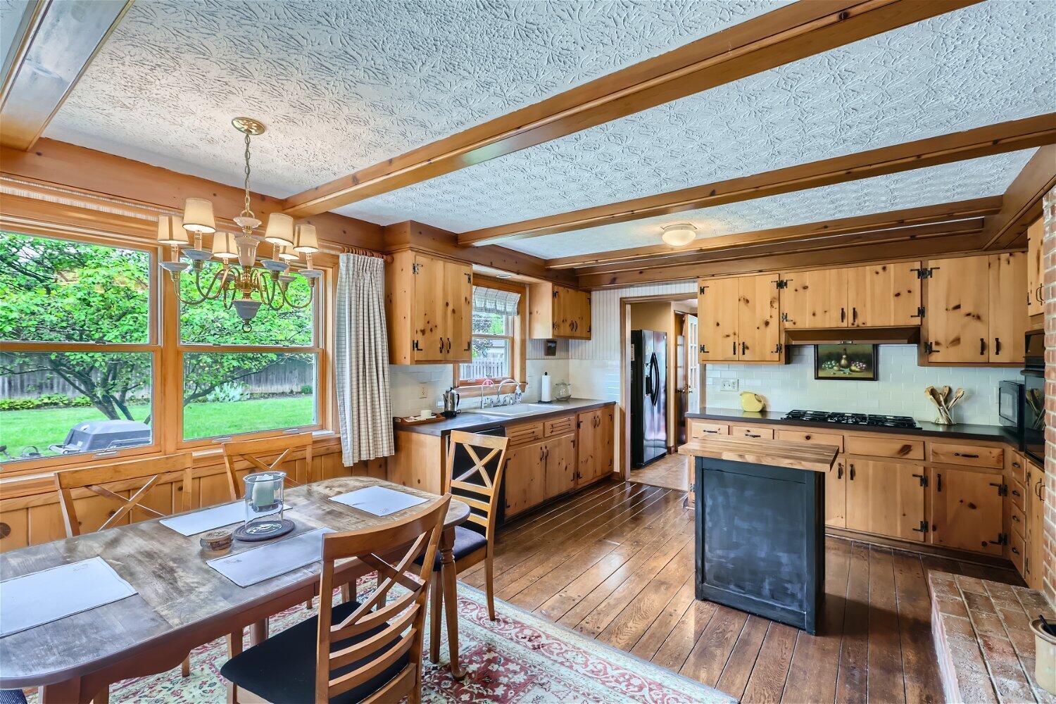 3081 Carisbrook Road Columbus, OH 43221 - Photo 8 of 27 3081 Carisbrook Road - Web Quality - 008